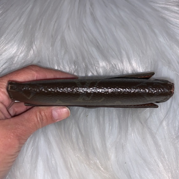 Louis Vuitton Elise Wallet - Picture 10 of 15